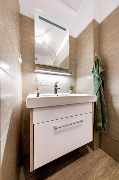 Astoria Apartment บูดาเปสต์ ภายนอก รูปภาพ