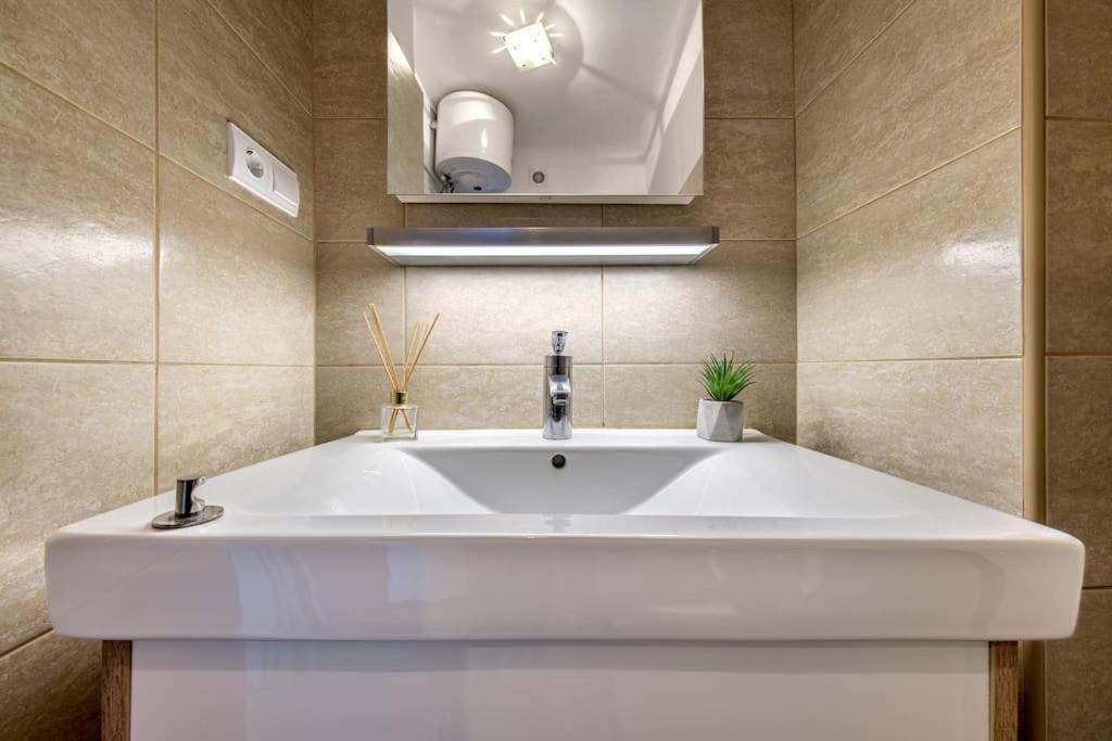 Astoria Apartment บูดาเปสต์ ภายนอก รูปภาพ